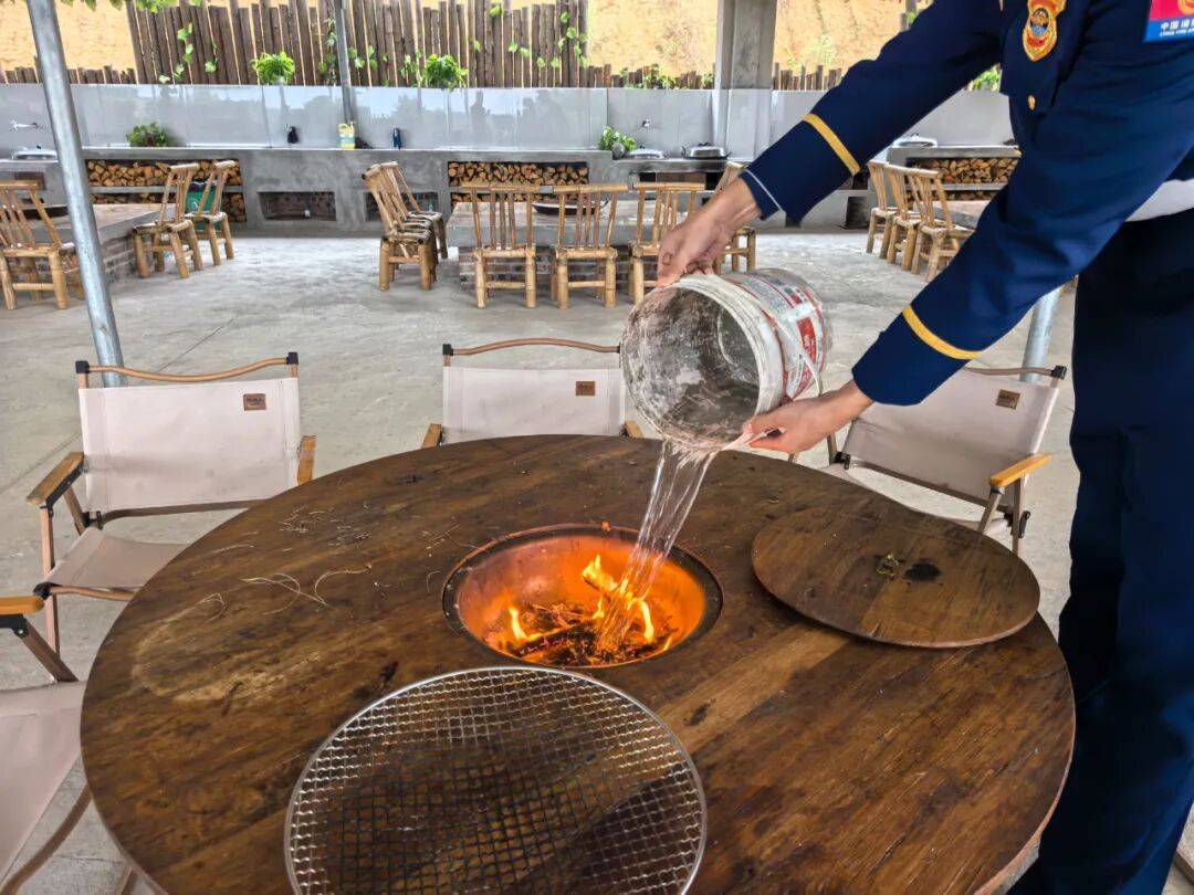 全“营” 户外消防安全隐患全扫清开元ky棋牌直播预告丨打卡秋游安(图2)